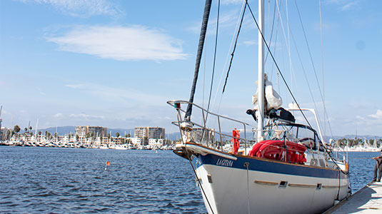 white charter la quinta boat