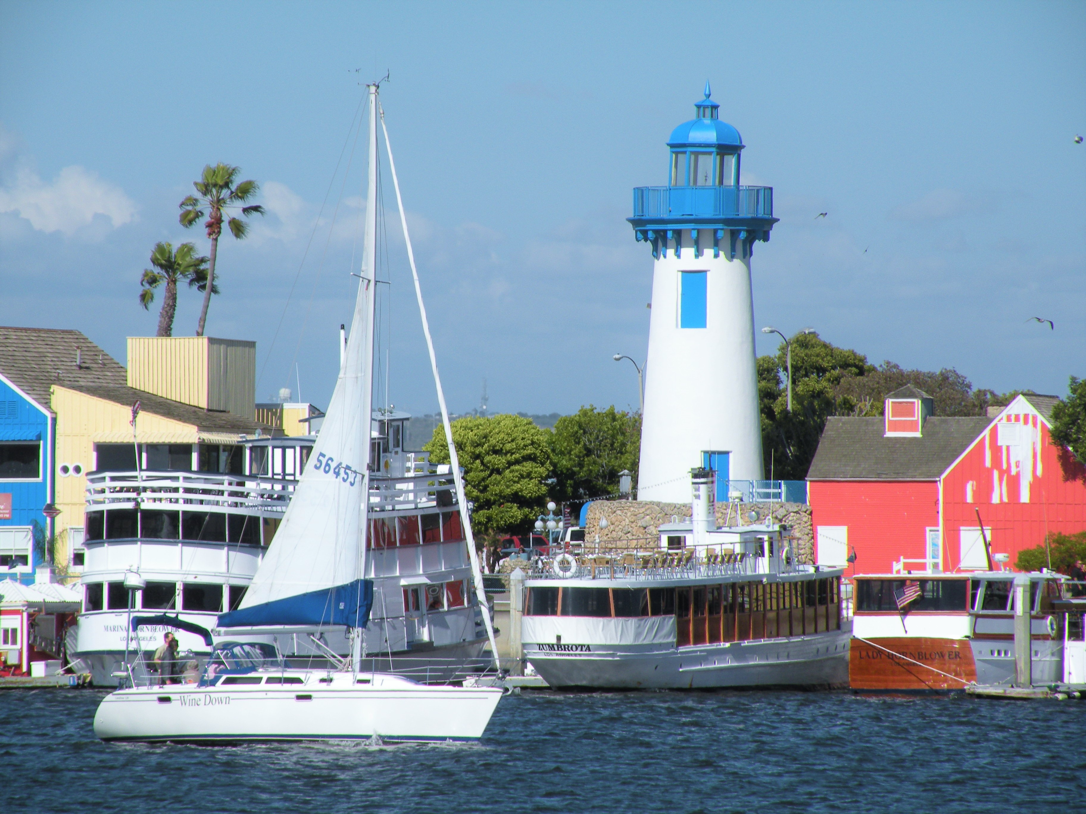 Lighthouse Fountain and Grill